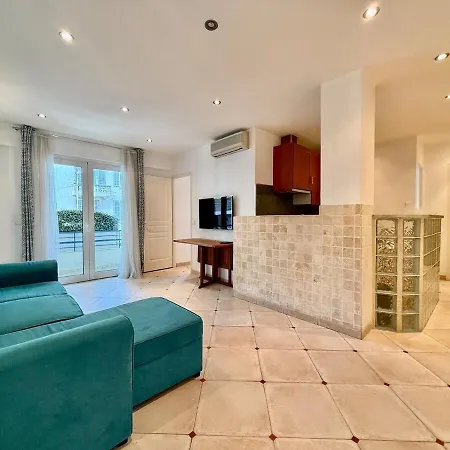 Hypercentre - Vue - 50m Antibes