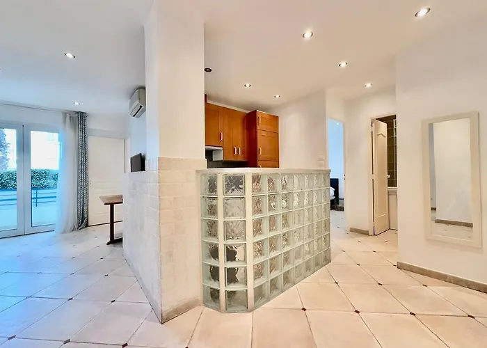 Daire Hypercentre - Vue - 50m Antibes