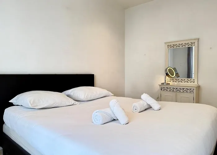 Daire Hypercentre - Vue - 50m Antibes